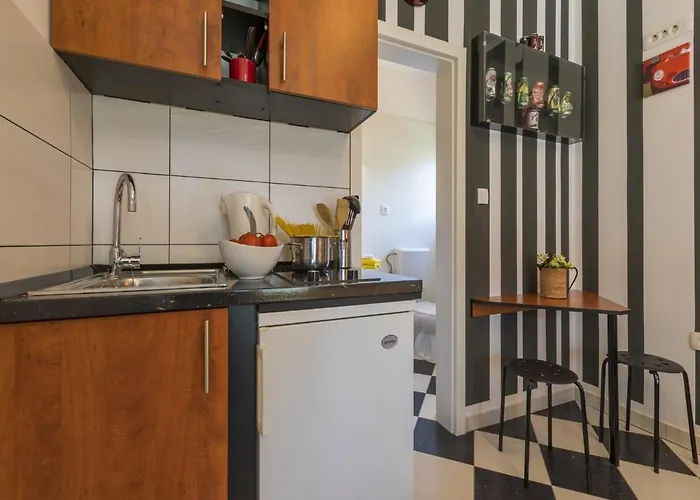 아파트 Rabbit 크리크베니카